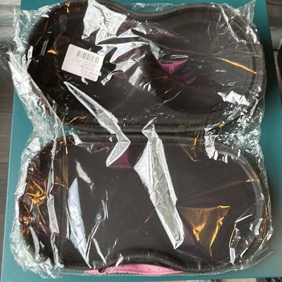 Luggage for your bras - Picture 2 of 3